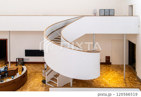 京都市京セラ美術館の螺旋階段 京都市京セラ美術館の螺旋階段 120566519