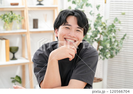 男性 カジュアル ポートレート 男性 カジュアル ポートレート 120566704