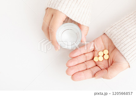薬　くすり　サプリメント　medicine 120566857