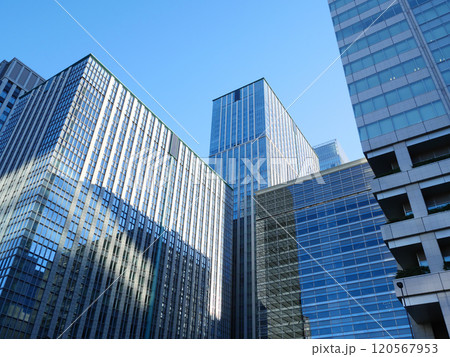 青空に映える高層ビル群|丸の内 青空に映える高層ビル群|丸の内 120567953