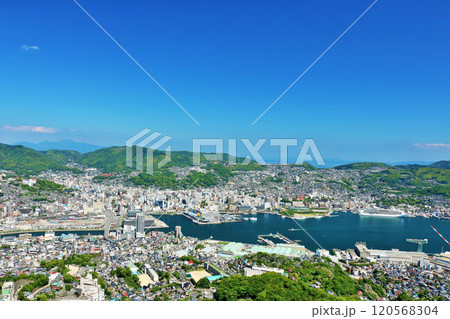 長崎県　青空の長崎市 120568304