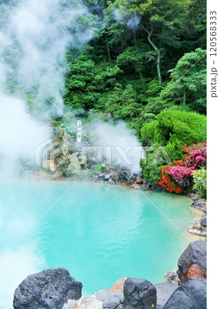 大分県　別府　地獄巡り　海地獄 120568333