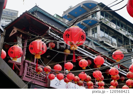 九份の街並み（台湾・新北市瑞芳区） 120568421