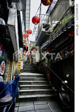 九份の街並み（台湾・新北市瑞芳区） 120569630