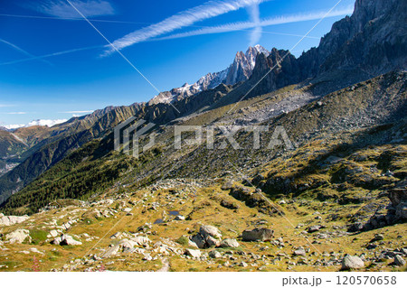 プランドュエギーユの風景　　フランス　シャモニー 120570658