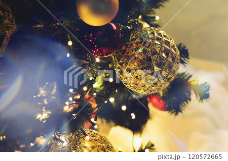 クリスマスツリーのオーナメント 120572665