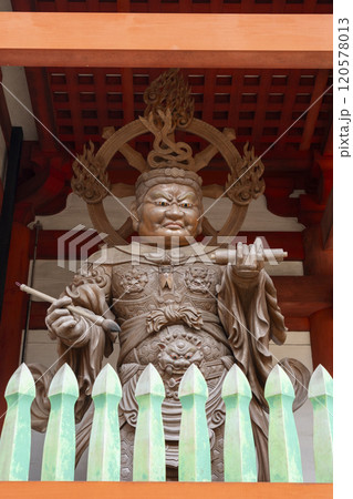 高野山金剛峯寺　壇上伽藍　中門の四天王像　西方を守る広目天 120578013