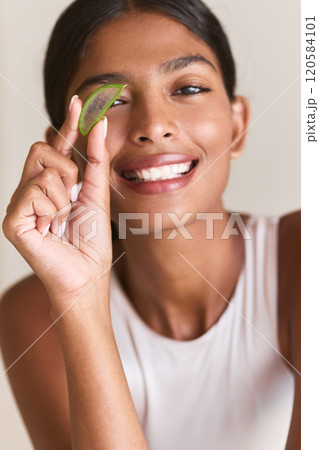 Face Therapy With Aloe Vera for Natural Skincare and Radiant Glow 120584101