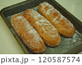 3個並べられた揚げパン 120587574