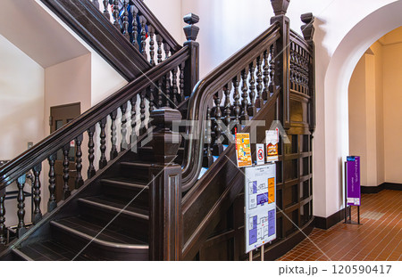 京都、同志社大学ハリス理化学館階段 京都、同志社大学ハリス理化学館階段 120590417