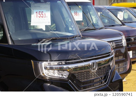 中古車イメージ 販売店に並ぶ車 ホンダの軽自動車 中古車イメージ 販売店に並ぶ車 ホンダの軽自動車 120590741