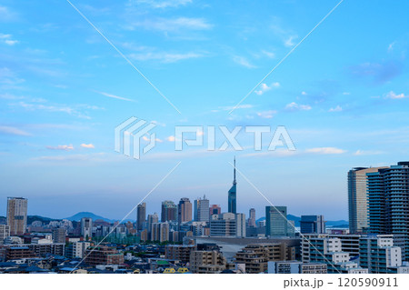 唐人町・大濠公園方面から望む早良区百道浜、地行浜、福岡タワー一帯 2024春 朝の写真 色差分 唐人町・大濠公園方面から望む早良区百道浜、地行浜、福岡タワー一帯 2024春 朝の写真 色差分 120590911