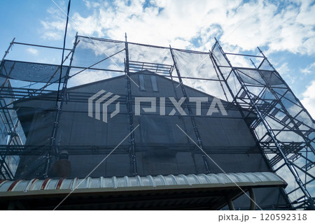 アパートの外壁塗装現場の足場階段 120592318