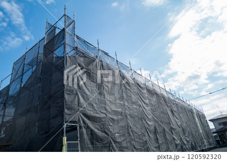 アパートの外壁塗装現場 120592320