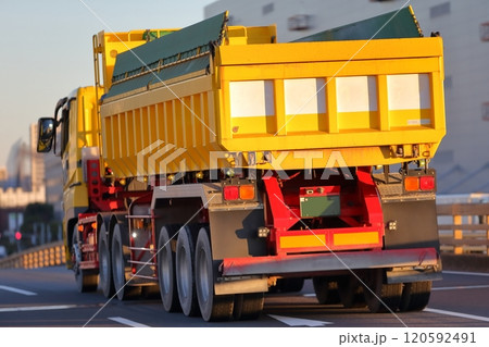 トレーラーダンプ イメージ トレーラーダンプ イメージ 120592491