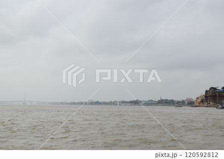 ガンジス川のガート ガンジス川のガート 120592812