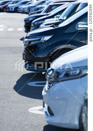 駐車場　パーキング　車　自動車 120592894