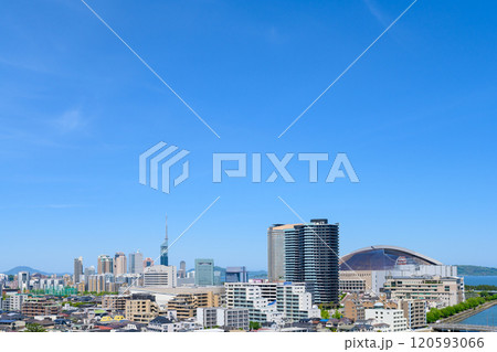 唐人町・大濠公園方面から望む早良区百道浜、地行浜、福岡タワー一帯 2024春 昼カラー 唐人町・大濠公園方面から望む早良区百道浜、地行浜、福岡タワー一帯 2024春 昼カラー 120593066