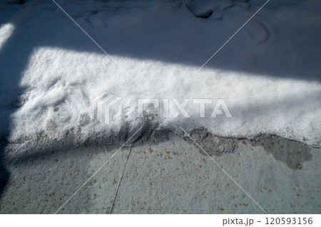 バルコニーに積もる雪 バルコニーに積もる雪 120593156
