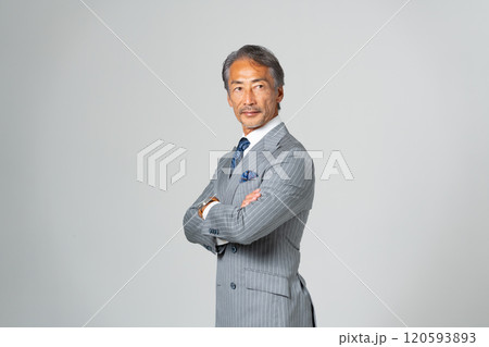 ビジネス　シニア男性　クール 120593893