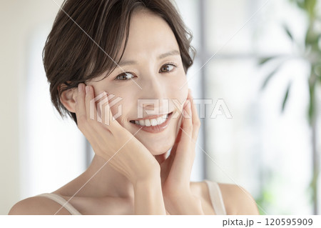 ビューティーイメージ　女性のポートレート 120595909