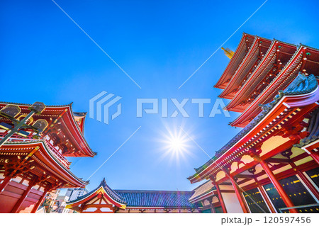 日本の東京都市景観 輝く時代へ…青空が広がる東京。浅草寺の宝蔵門や五重塔などを望む。新時代へ=25日 日本の東京都市景観 輝く時代へ…青空が広がる東京。浅草寺の宝蔵門や五重塔などを望む。新時代へ=25日 120597456