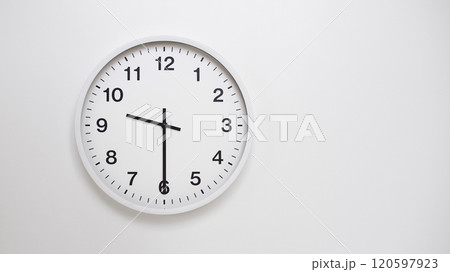 Clean White Clock at 09.30 or 21.30 on Minimalist White Background - Ideal for Time Concepts and Modern Design 120597923