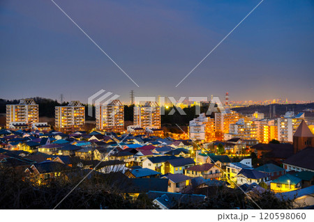 ベッドタウンの夜景 ベッドタウンの夜景 120598060