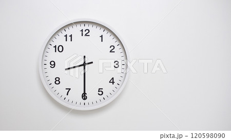 Clean White Clock at 08.30 or 20.30 on Minimalist White Background - Ideal for Time Concepts and Modern Design 120598090