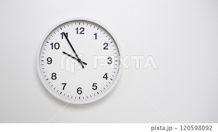 Clean White Clock at 09.55 or 21.55 on Minimalist White Background - Ideal for Time Concepts and Modern Design 120598092