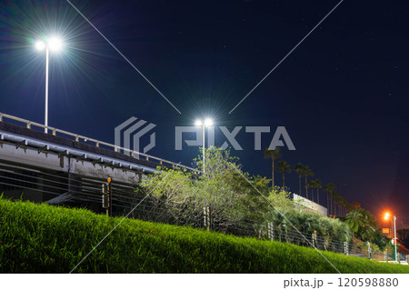 国道220号線（宮崎南バイパス）付近の夜景 120598880