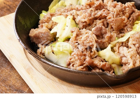 国産豚切り落とし　豚肉キャベツ炒め 120598913