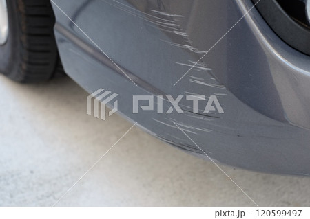 車の擦り傷 車の擦り傷 120599497