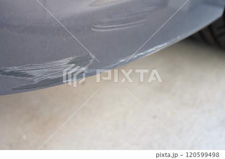 車の擦り傷 車の擦り傷 120599498