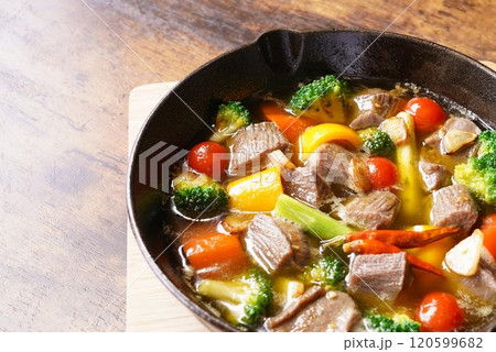 牛タン　アヒージョ　野菜 120599682