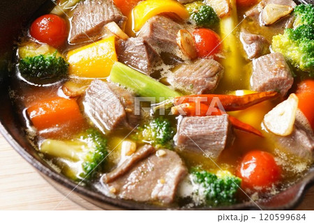 牛タン　アヒージョ　野菜 120599684