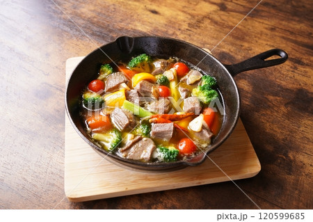 牛タン　アヒージョ　野菜 120599685