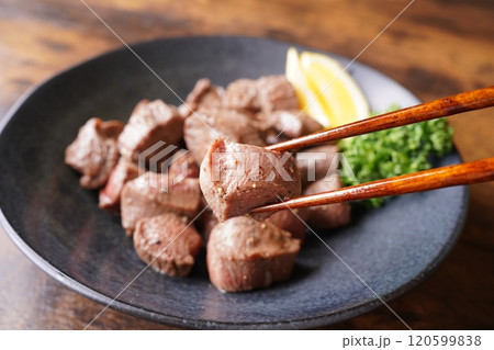 牛たんサイコロステーキ 120599838