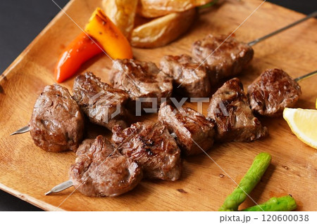 牛肉ヘレ サイコロステーキ 牛肉ヘレ サイコロステーキ 120600038