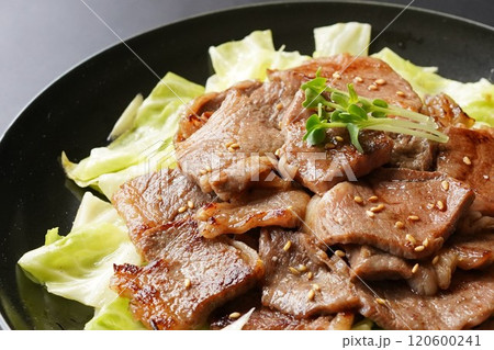 黒毛和牛カルビ　切落し　焼肉　国産牛　キャベツ	 120600241