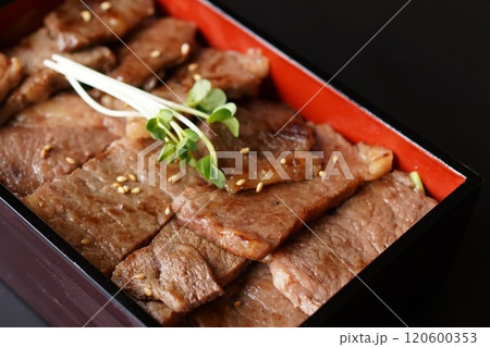 黒毛和牛カルビ　焼肉　国産牛　特選カルビ重　カルビ丼 120600353