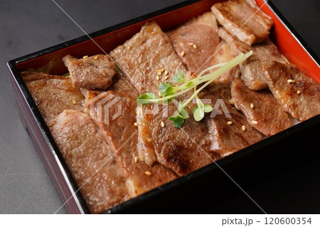 黒毛和牛カルビ　焼肉　国産牛　特選カルビ重　カルビ丼 120600354