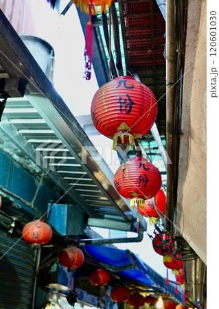 九份の街並み（台湾・新北市瑞芳区） 120601030