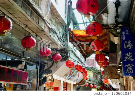 九份の街並み（台湾・新北市瑞芳区） 120601034