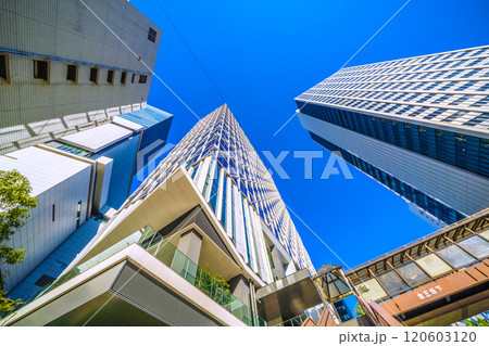 日本の東京都市景観　歩道橋のある街。渋谷アクシュや金王坂下歩道橋などを望む…新時代へ＝11月25日 120603120