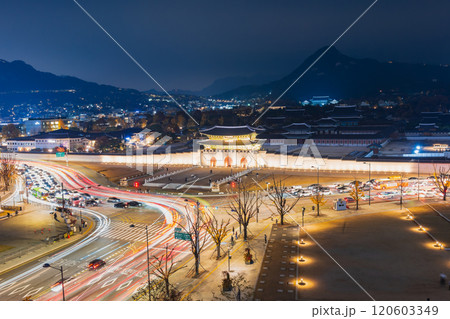 ソウル　光化門　夜景 120603349