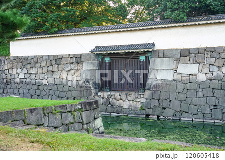 二条城　西大手門（京都府京都市） 120605418