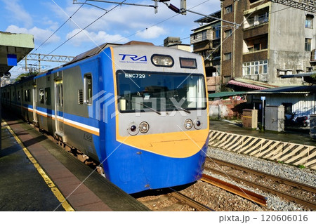 台湾鉄路管理局・区間車・EMU700型 台湾鉄路管理局・区間車・EMU700型 120606016
