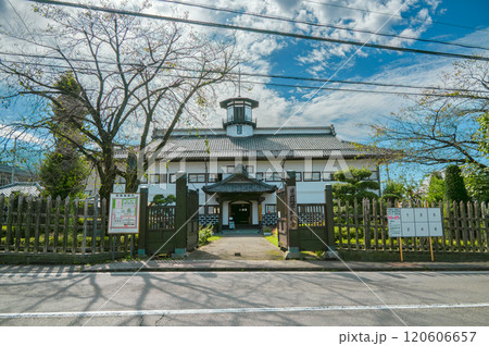 旧山辺学校校舎【松本市立博物館分館】 120606657