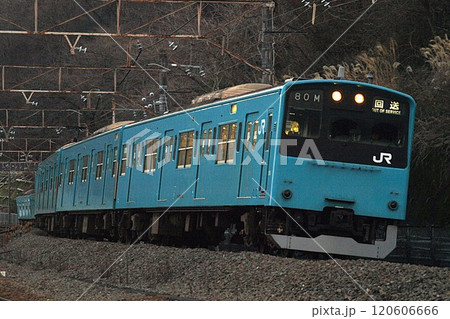 S字カーブをゆく201系スカイブルー　青22号　京葉線廃車回送 120606666